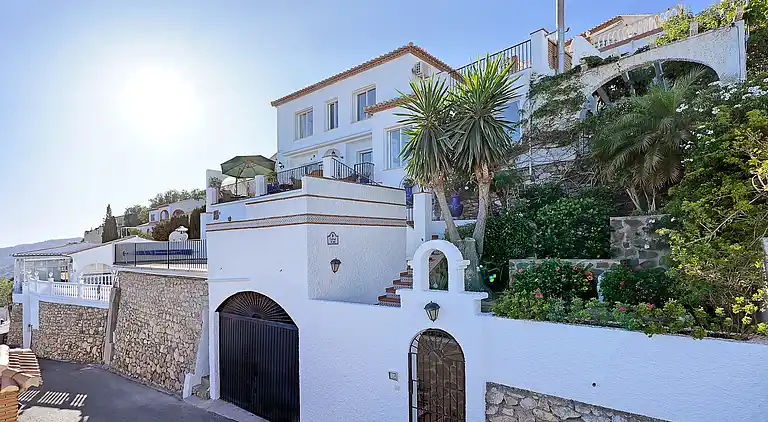 Beautiful villa with views & private heated pool☀️🏝