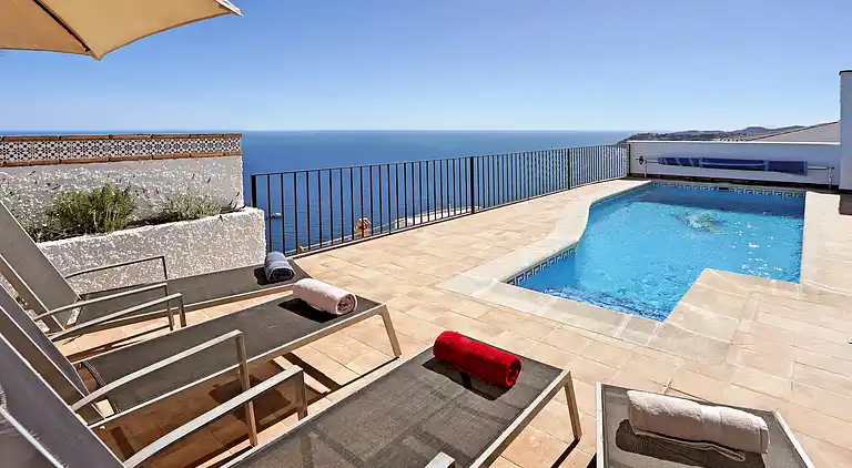 Beautiful villa with views & private heated pool☀️🏝