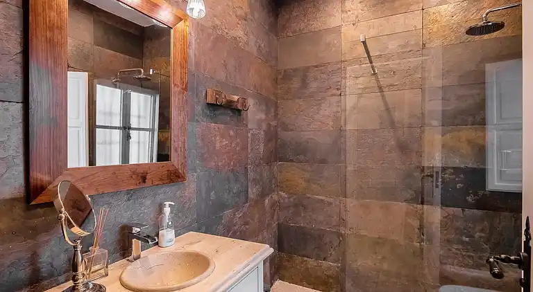 GRAND &amp; SUPERB VILLA CLOSE TO BEACH