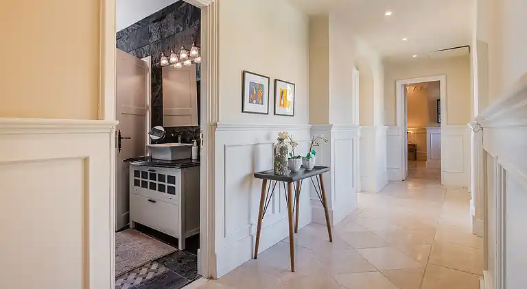 GRAND &amp; SUPERB VILLA CLOSE TO BEACH