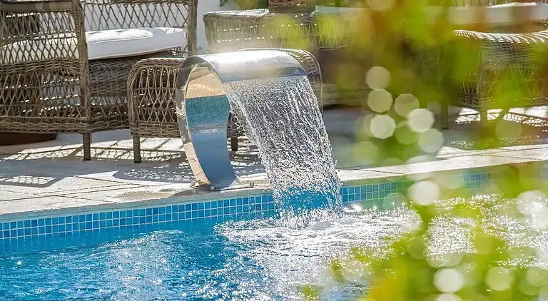 GRAND &amp; SUPERB VILLA CLOSE TO BEACH