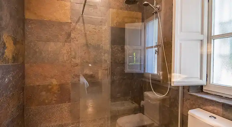 GRAND &amp; SUPERB VILLA CLOSE TO BEACH