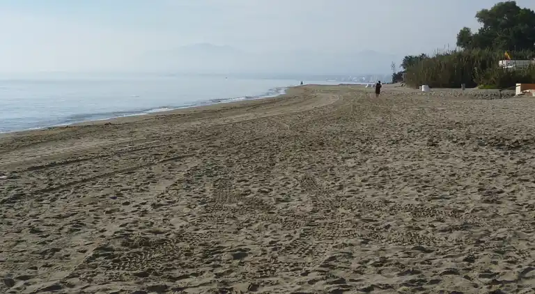 GRAND &amp; SUPERB VILLA CLOSE TO BEACH