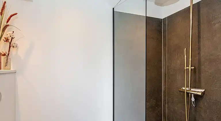 3 vær.renoveret st.+1.sal