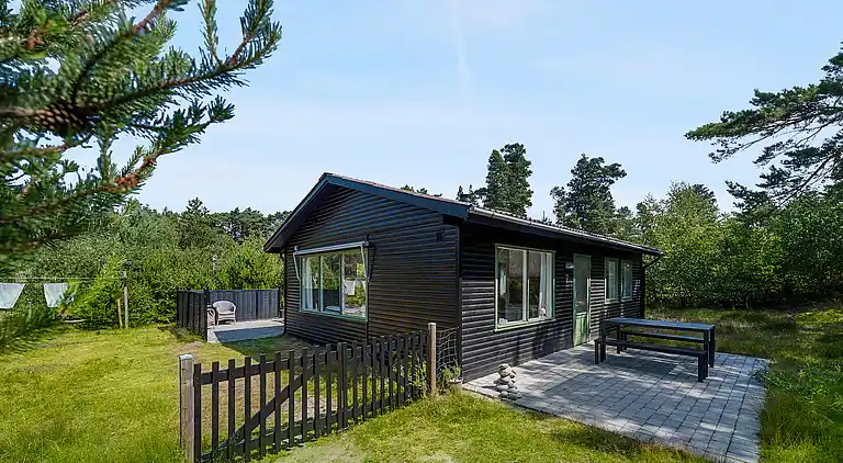 Naturskønt sommerhus nær skov og strand