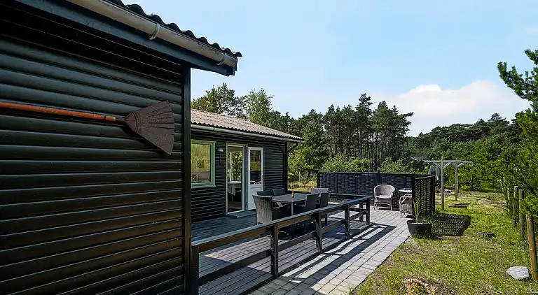 Naturskønt sommerhus nær skov og strand