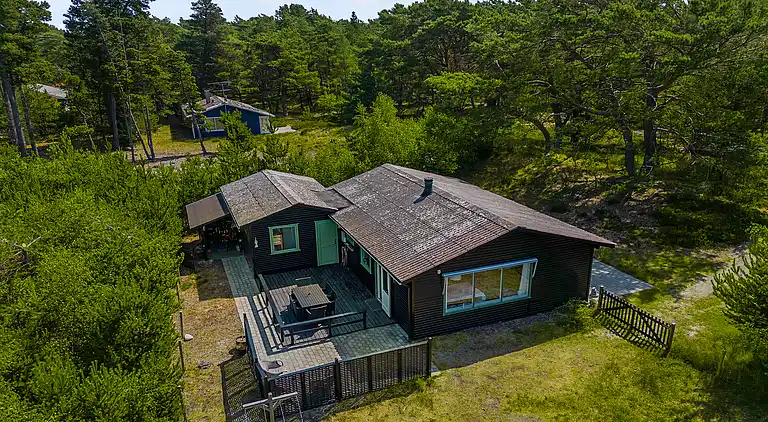 Naturskønt sommerhus nær skov og strand