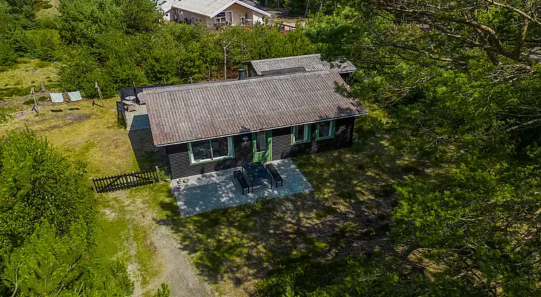 Naturskønt sommerhus nær skov og strand