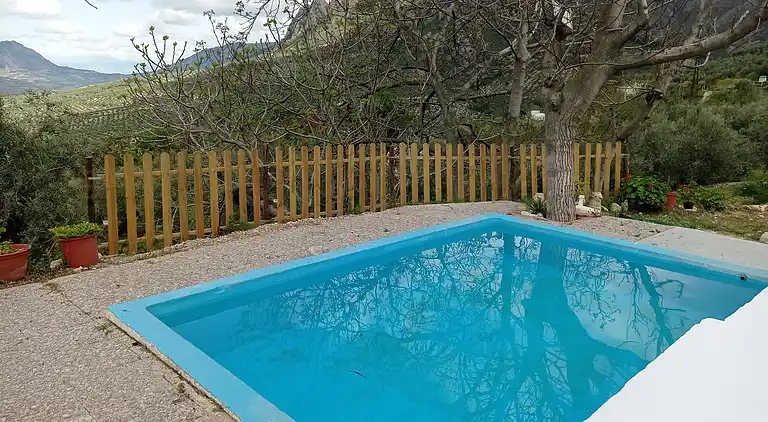 Relax rural house for 6 people with private pool