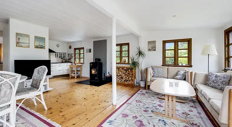 Charmerende sommerhus 450 meter fra havet