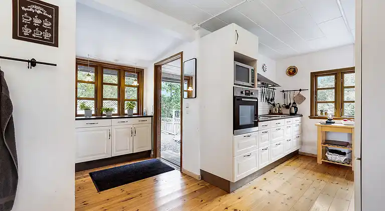 Charmerende sommerhus 450 meter fra havet