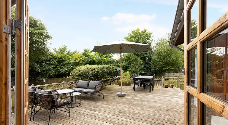 Charmerende sommerhus 450 meter fra havet