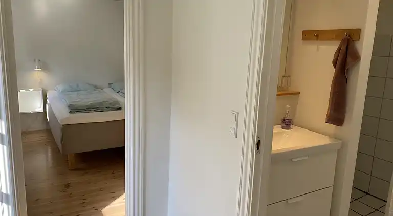 Idyllisch gelegenes Holzhaus an Wald und See