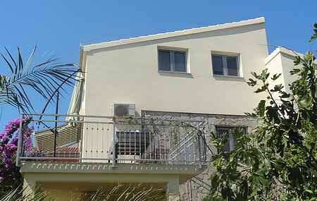 Apartment in Okrug Gornji