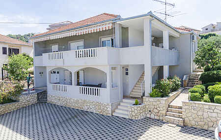 Apartment in Okrug Gornji