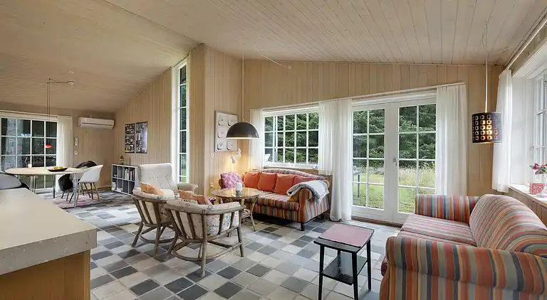 Skønt hus i 1. række til vandet i skøn natur