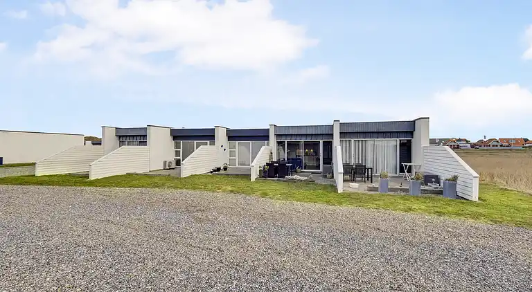 Holiday home in the first row to the North Sea