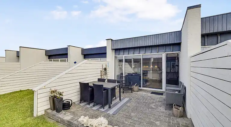 Holiday home in the first row to the North Sea