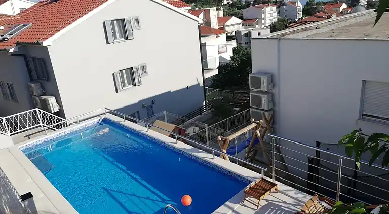 Ferielejlighed i Podstrana