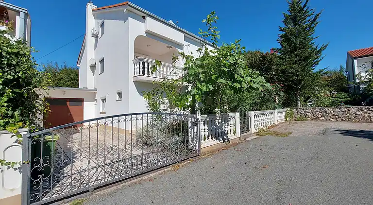 Ferielejlighed i Jadranovo