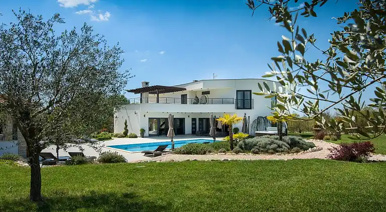 Villa i Juršići