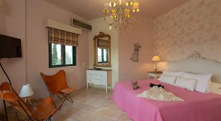 Luxury Villa Golden Crest with private swimming pool