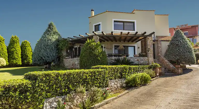 Luxury Villa Golden Crest with private swimming pool