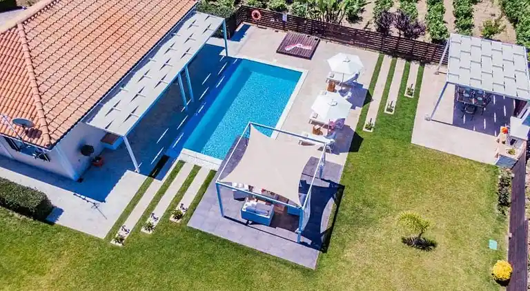 Madini Luxury villa with private swimming pool