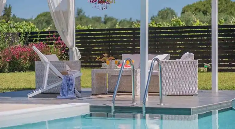 Madini Luxury villa with private swimming pool