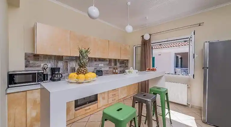 Madini Luxury villa with private swimming pool