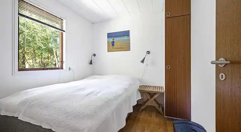 Natursmukt sommerhus nær skov og strand