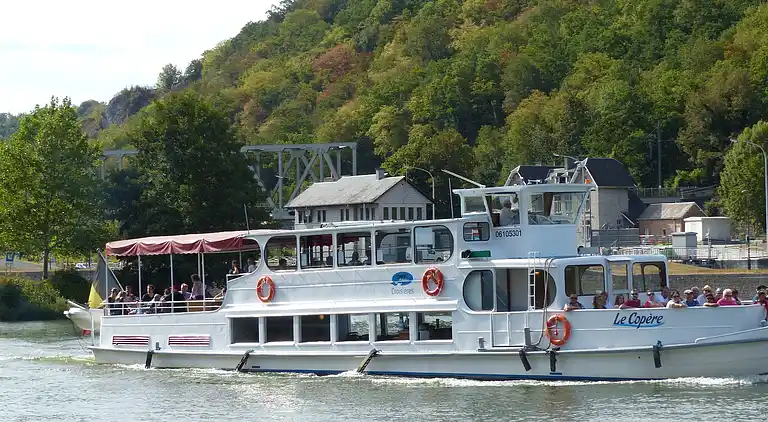 Farm house in Houyet