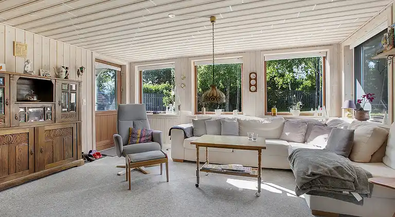 Lyst sommerhus 300 meter fra stranden