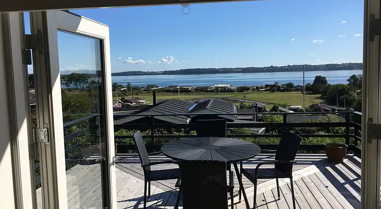 Neu restauriertes Sommerhaus mit Meerblick