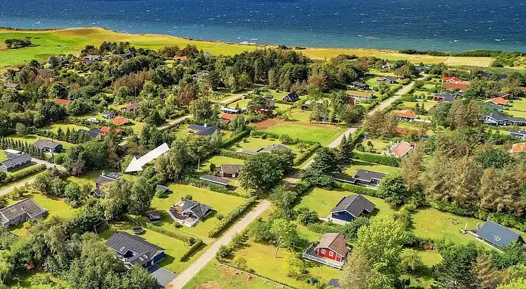 Hyggeligt sommerhus på Langeland – 300 m til hav