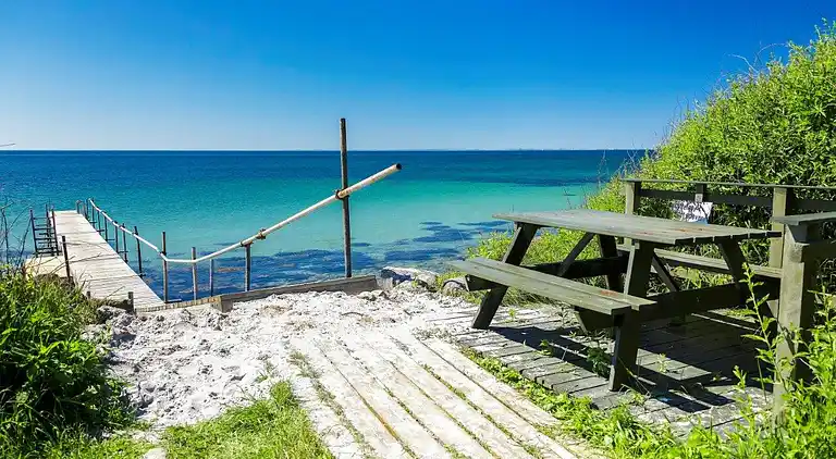 Hyggeligt sommerhus på Langeland – 300 m til hav