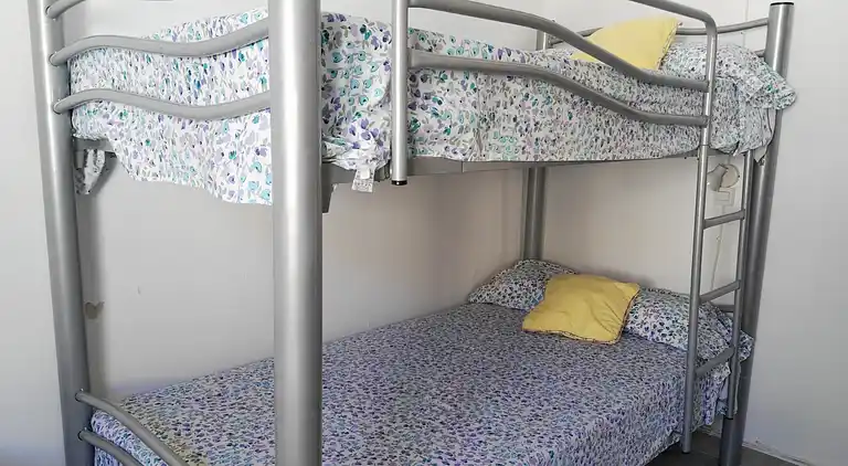 Traditionellt hus, lungt, nära havet. Ditt hem.