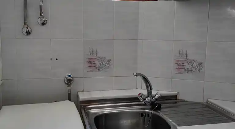 Traditionellt hus, lungt, nära havet. Ditt hem.