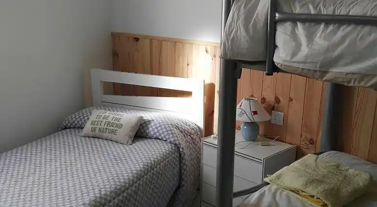 Traditionellt hus, lungt, nära havet. Ditt hem.