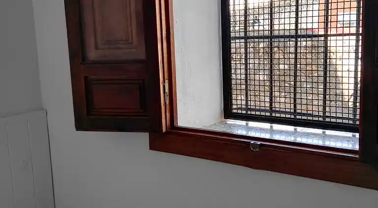 Traditionellt hus, lungt, nära havet. Ditt hem.