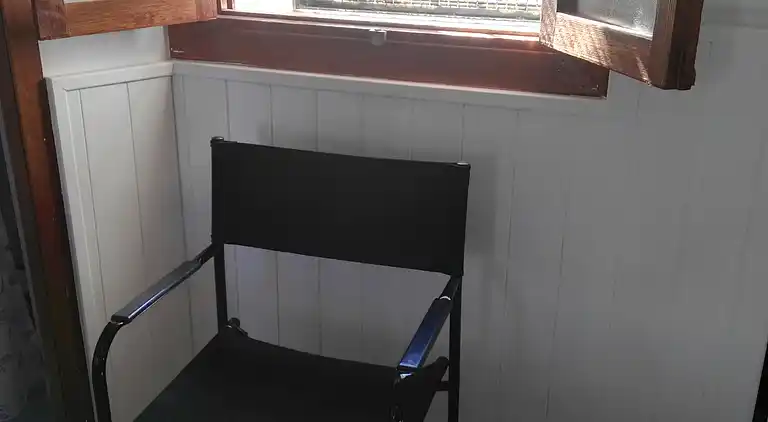 Traditionellt hus, lungt, nära havet. Ditt hem.