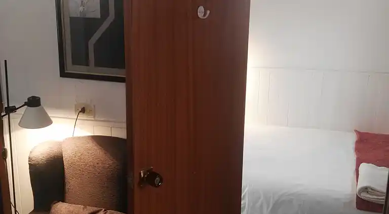 Traditionellt hus, lungt, nära havet. Ditt hem.