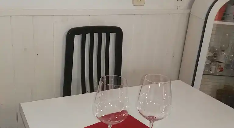 Traditionellt hus, lungt, nära havet. Ditt hem.