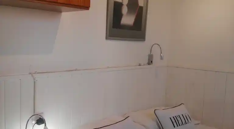 Traditionellt hus, lungt, nära havet. Ditt hem.