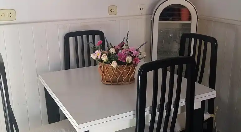 Traditionellt hus, lungt, nära havet. Ditt hem.