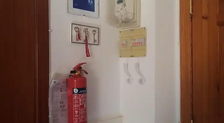 Traditionellt hus, lungt, nära havet. Ditt hem.