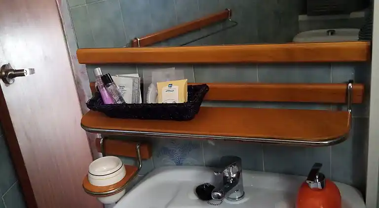 Traditionellt hus, lungt, nära havet. Ditt hem.