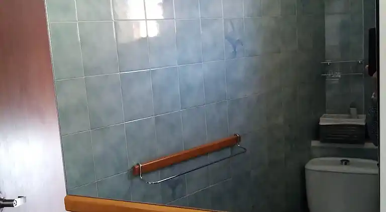 Traditionellt hus, lungt, nära havet. Ditt hem.