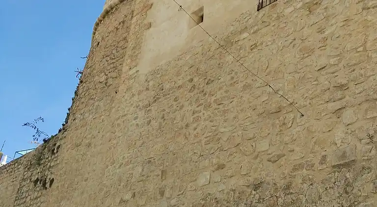 Traditionellt hus, lungt, nära havet. Ditt hem.