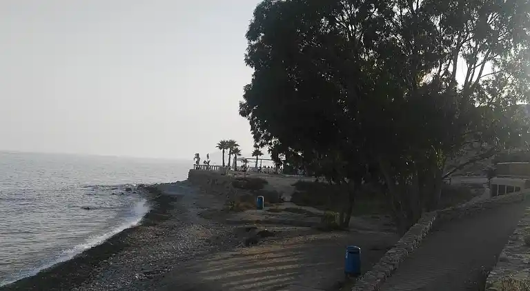 Traditionellt hus, lungt, nära havet. Ditt hem.